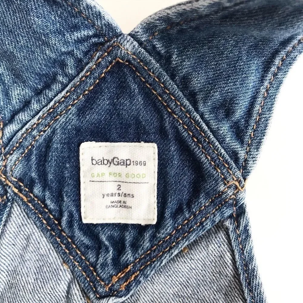 Babygap distressed denim raw hem shortalls  EUC 2T - Picture 3 of 4